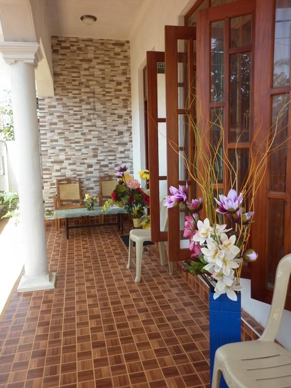 Seetha'S Hostel Negombo Esterno foto
