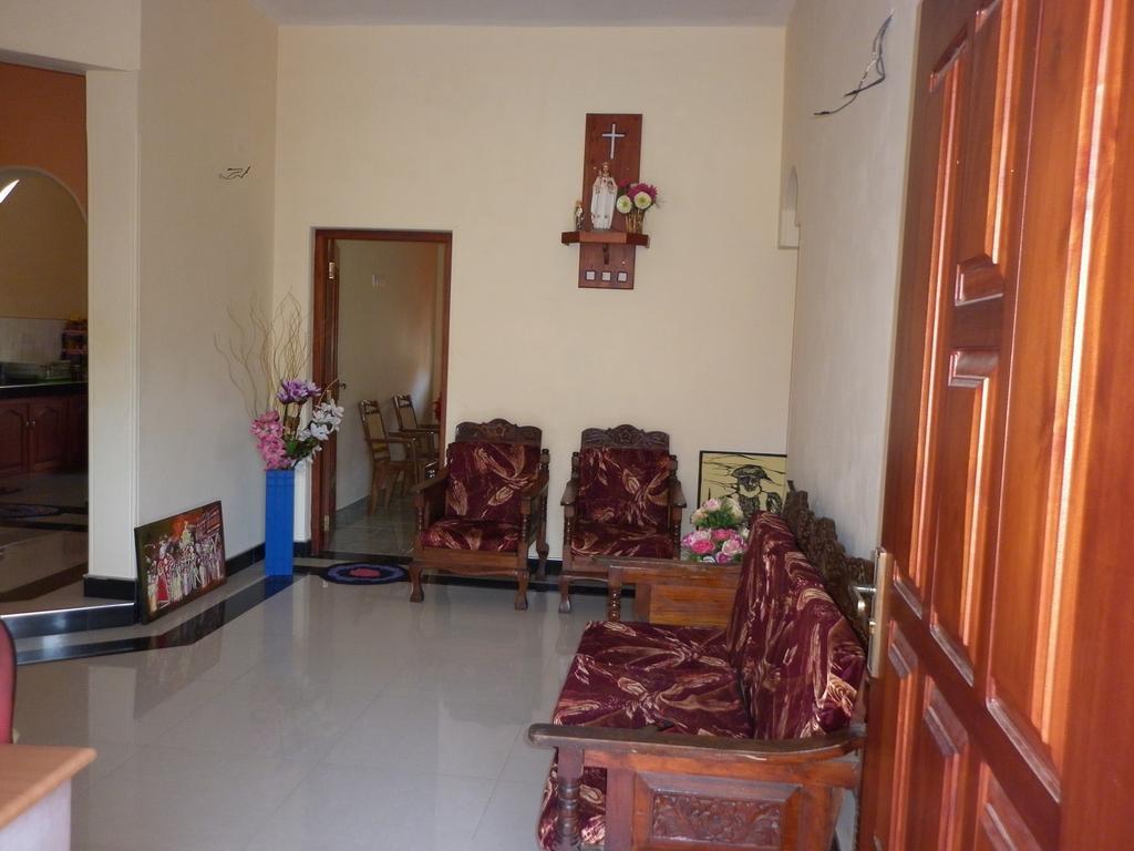Seetha'S Hostel Negombo Esterno foto