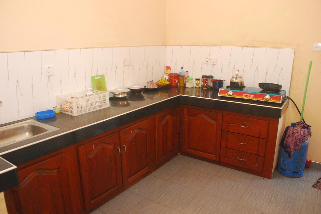 Seetha'S Hostel Negombo Esterno foto