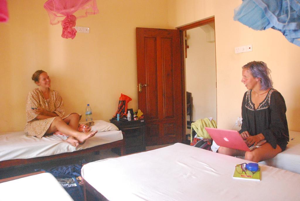 Seetha'S Hostel Negombo Esterno foto
