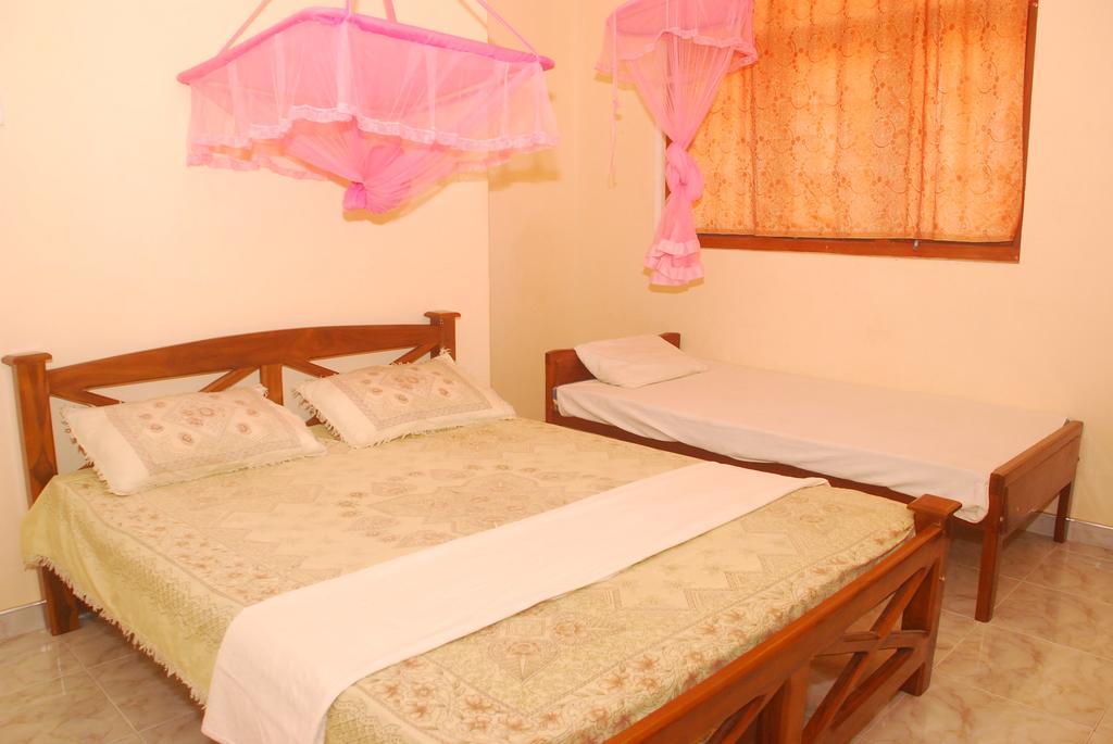 Seetha'S Hostel Negombo Esterno foto
